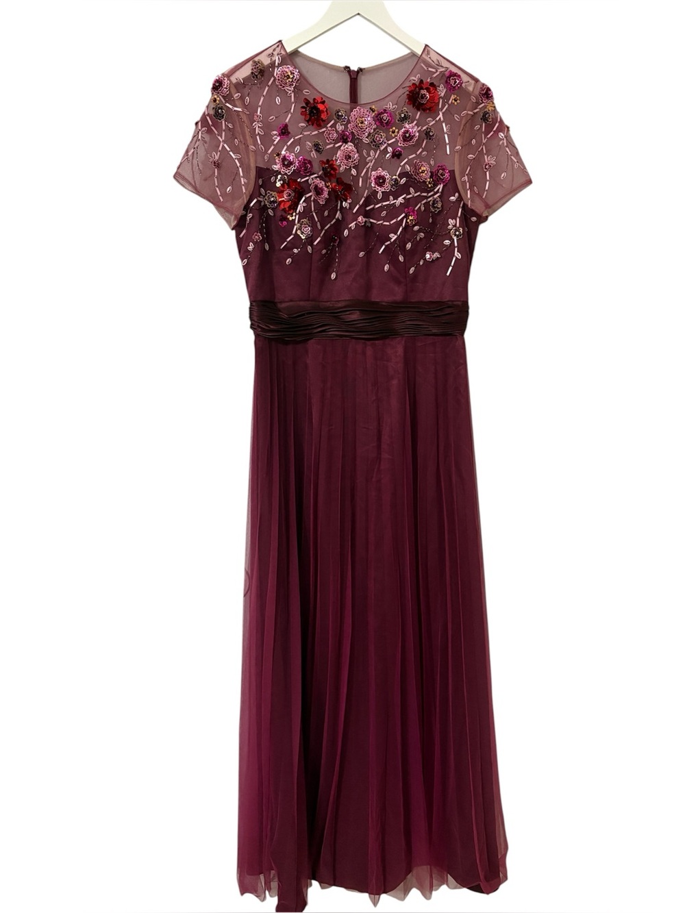 JS Collections Floral 3D
Embellished Gown Size 10